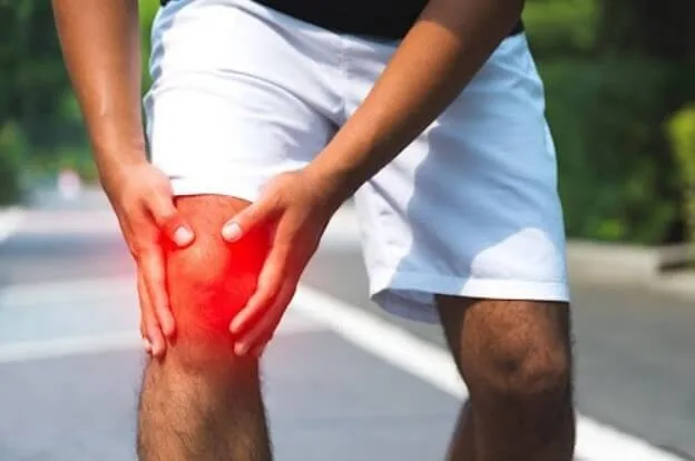 when to see doctor for knee pain